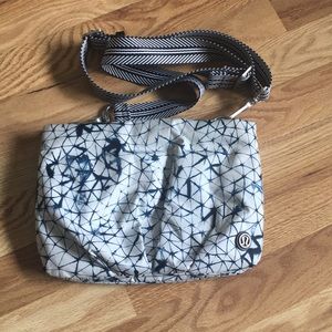 Lululemon Hip To Be Free bag